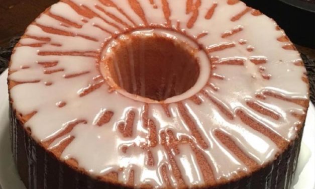 7UP Pound Cake by Iris Warren