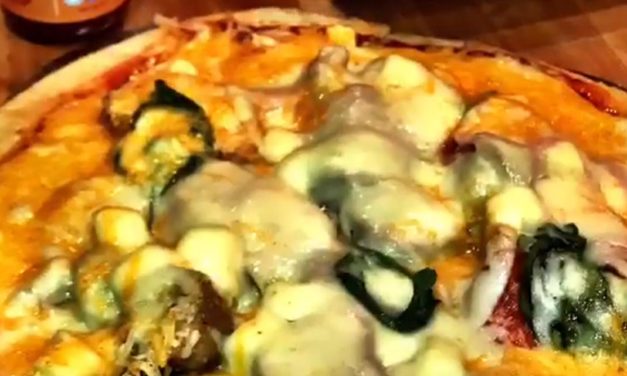 Smoked Barbecue Chicken & Pineapple Pizza